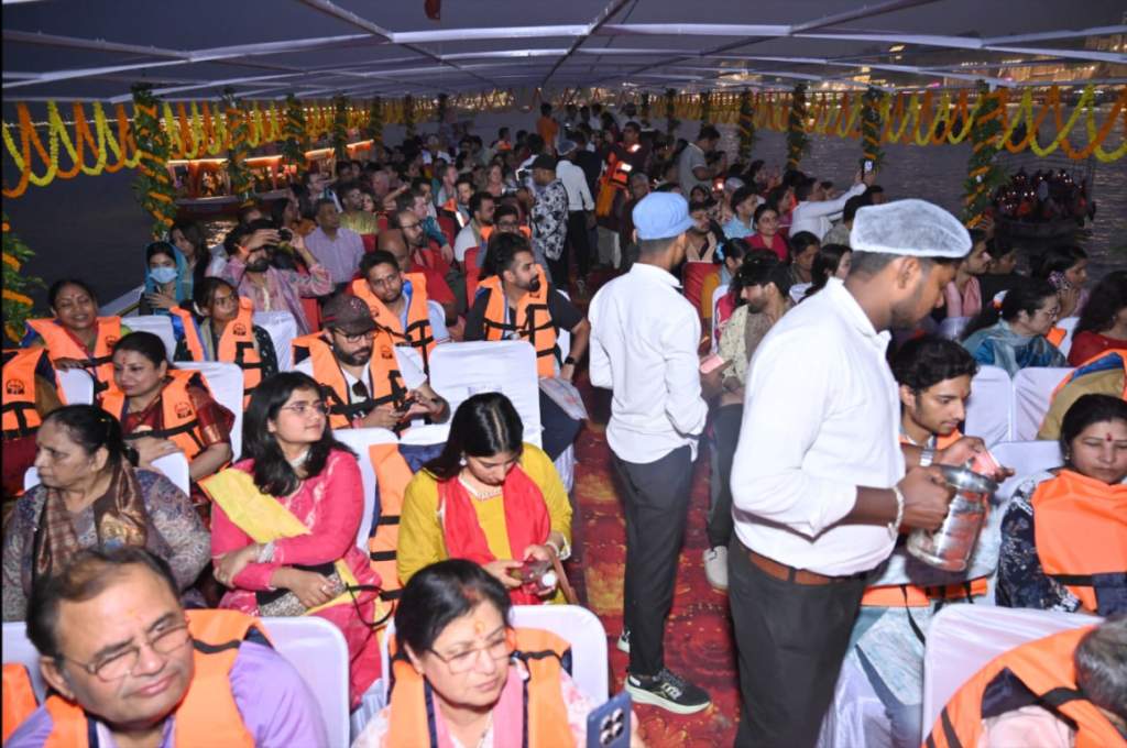 Dev Diwali Cruise Booking in Varanasi 2026| Book Dev Deepawali Cruise – Photo 3